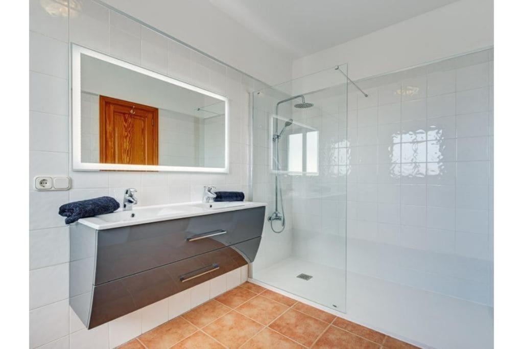 Villa Optimist Rubicon Piscina Climatizable, Frente Al Mar Playa Blanca  Eksteriør billede